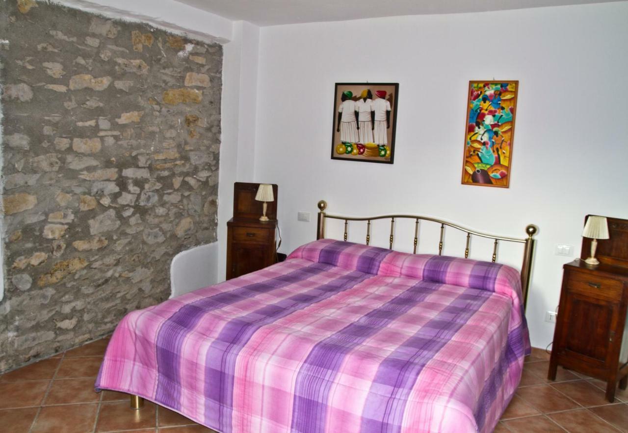 I Poggi Di Grace Bed & Breakfast Fivizzano Exterior photo